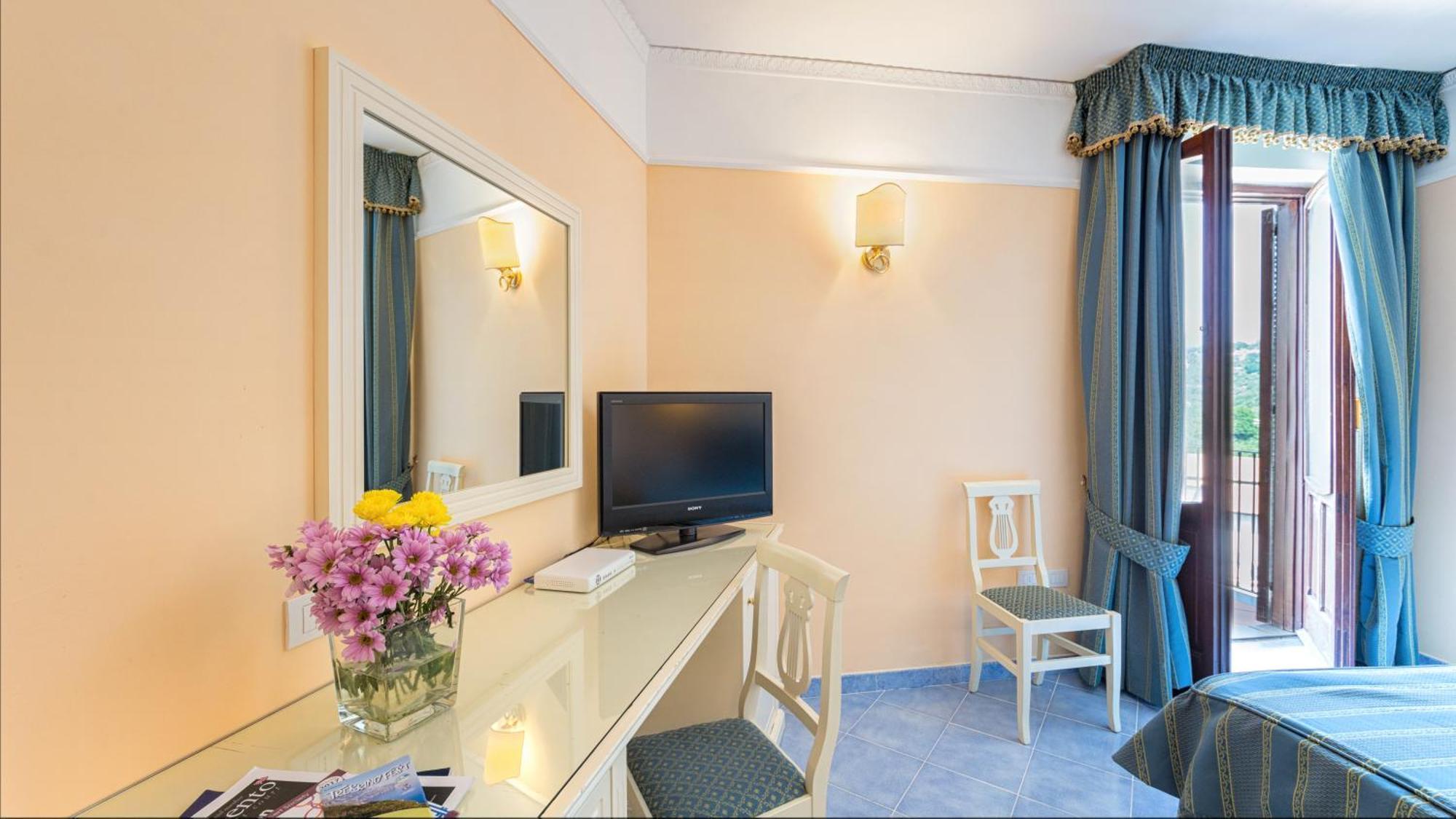 Hotel Jaccarino SantʼAgata sui Due Golfi Esterno foto