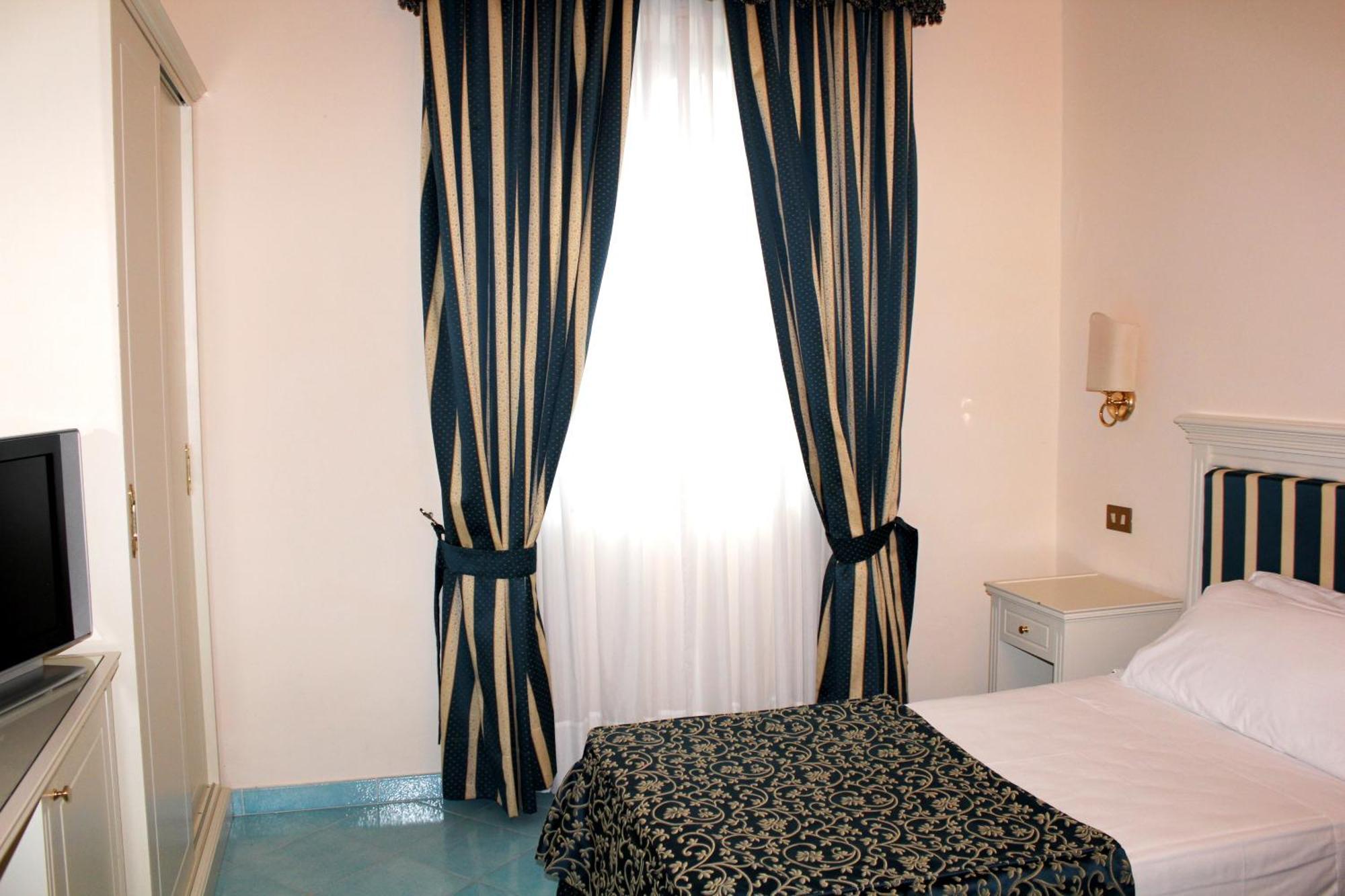 Hotel Jaccarino SantʼAgata sui Due Golfi Esterno foto